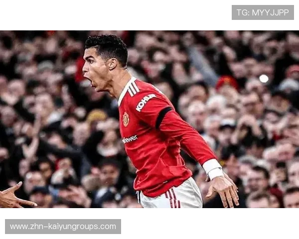 C罗连续冲击制造场面高潮，球迷疯狂为之喝彩